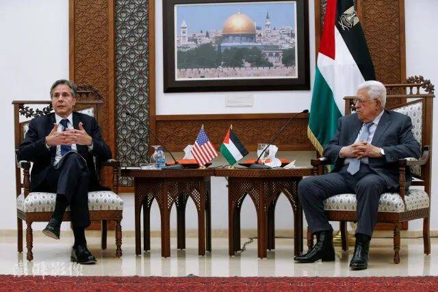当地时间5月25日，巴勒斯坦总统阿巴斯在拉姆安拉会见美国国务卿布林肯。图自澎湃影像