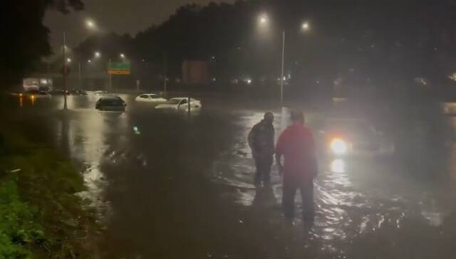 创纪录暴雨致美国纽约等地至少23人丧生