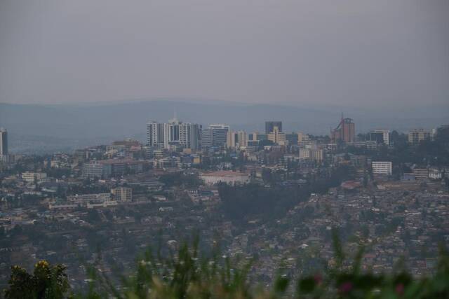 俯瞰卢旺达首都基加利市区。新华社记者刘畅摄