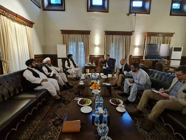 塔利班领导人会见红十字国际委员会主席，讨论了阿富汗面临的卫生危机