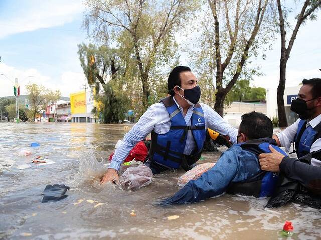 墨西哥一新冠收治医院遭暴雨袭击致供氧中断，已有17人遇难