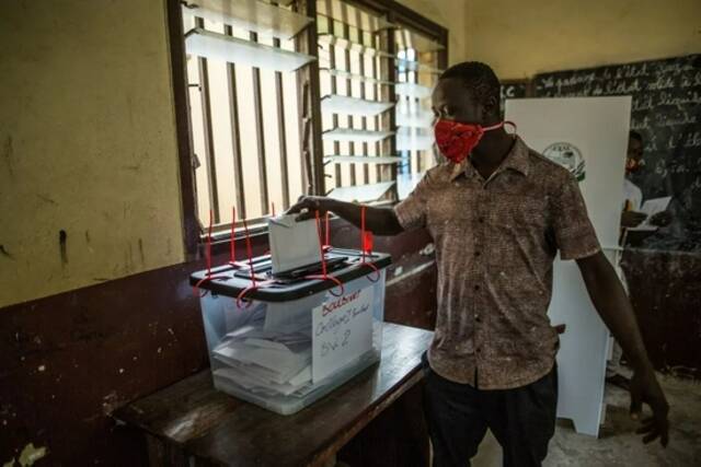 几内亚选举投票