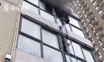 视频｜6楼家中着火，父亲用床单结绳吊下3岁幼子