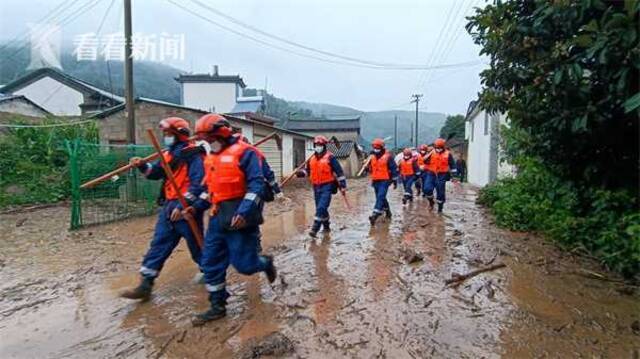 视频｜突发！大理州洱源县发生泥石流 多条道路中断