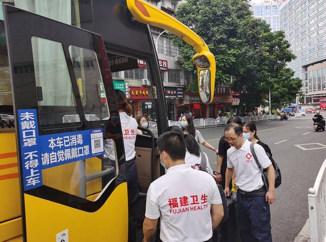 凌晨集结出征！福建各地再派多支队伍火速驰援莆田！