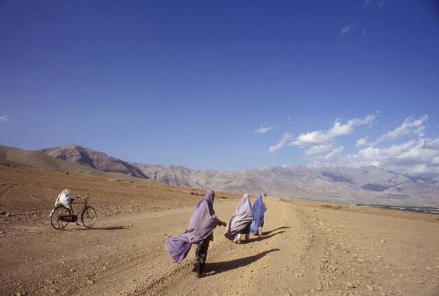 阿富汗农村地区的妇女图自《纽约客》