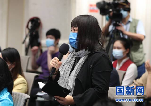 香港经济导报记者提问（栾海军摄）