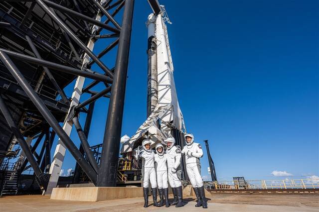 美国SpaceX“全平民”太空三日游豪华登场！亿万富翁花两亿美元买单