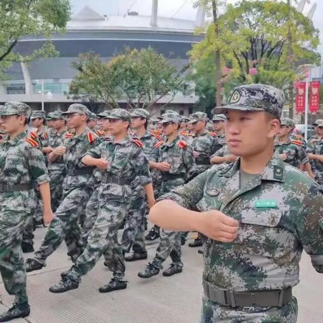 军营探秘 我的教官是学长