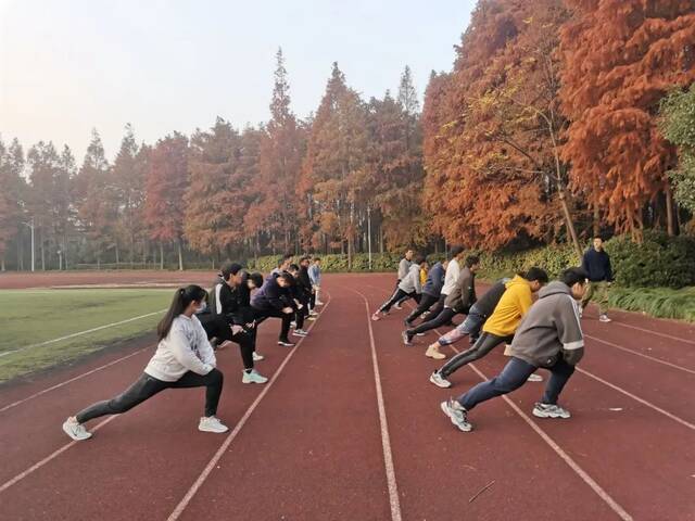 万家团圆时 这些上海师大学子千里赴军营