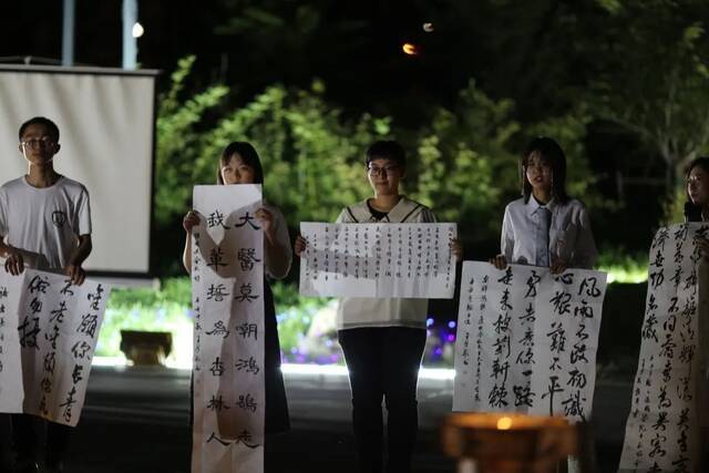 吟诗，赏月！壶天燕地湖畔，共赏国学之美