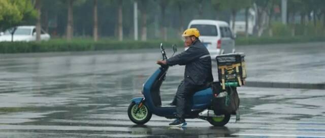 应对连续降雨！天津交管部门部署高等级勤务