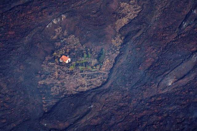 奇迹之屋！西班牙加纳利群岛拉帕马岛火山爆发灾区全毁这栋房屋例外