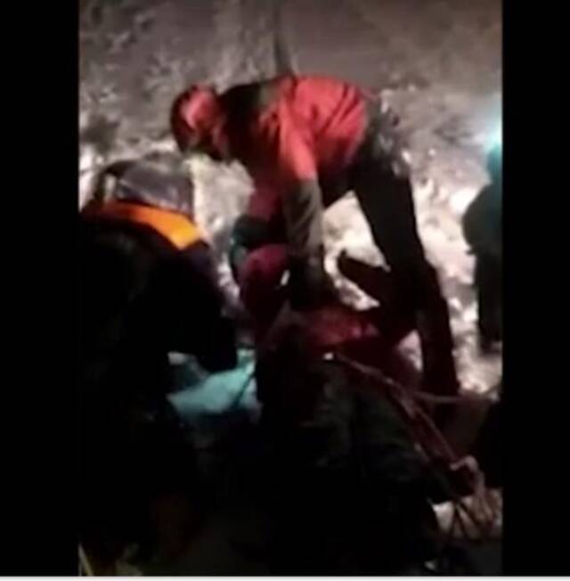 俄媒：登山队在厄尔布鲁士峰遇恶劣天气 已有18人获救 其中14人被送医