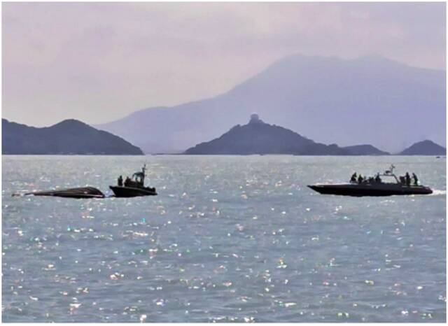 突发！香港水警艇翻船，1名女警失踪