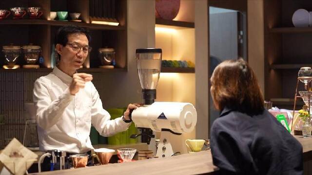 全球连线｜“家”在东北亚：一颗咖啡豆里的中韩文化交流故事