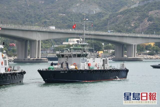 香港警务处高级督察林婉仪殉职，港媒：家属赴事发现场祭奠，同袍列队送别