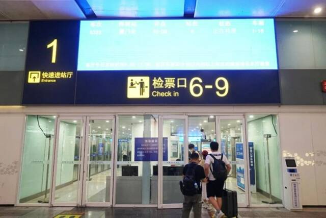 北京南站国庆黄金周运输今日启动，预计发送旅客136.6万人