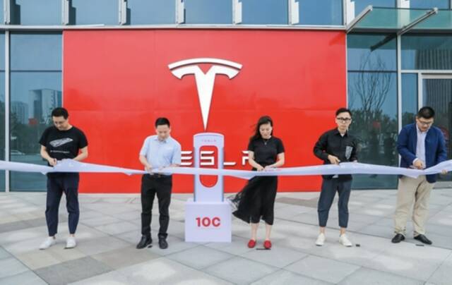 特斯拉完成上海“百站千桩”目标 电动车充电站仍在“跑马圈地”