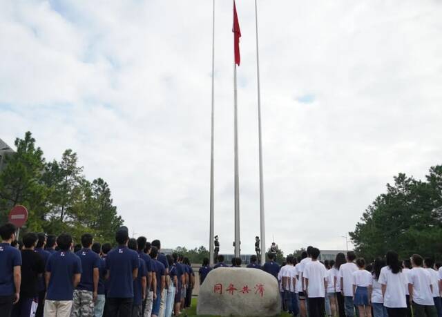 人民英雄永垂不朽！同济人永远铭记