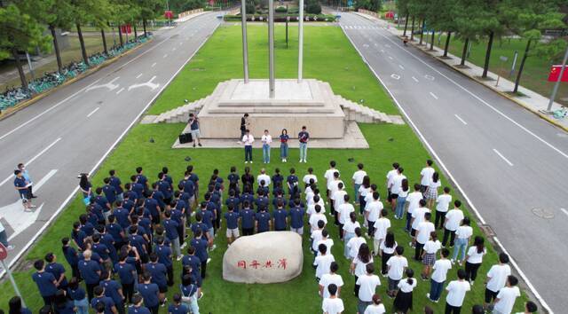 人民英雄永垂不朽！同济人永远铭记