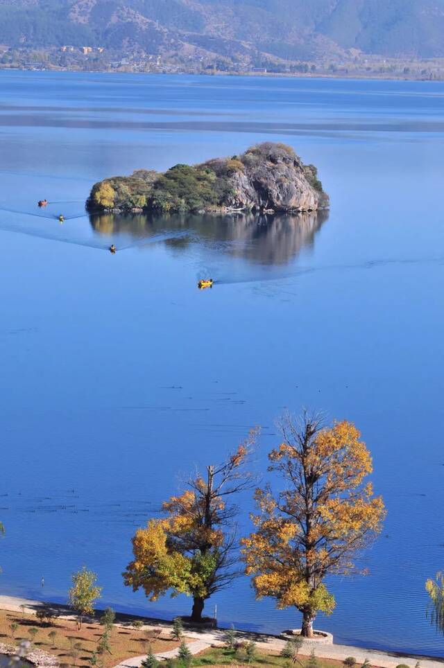 泸沽湖王正宁摄