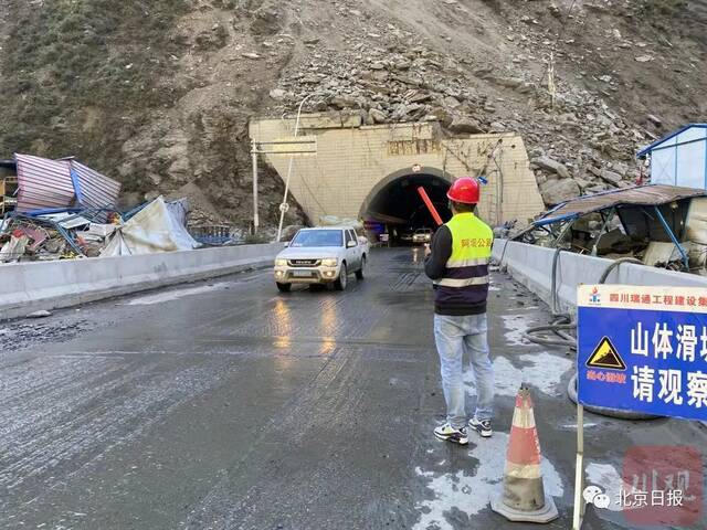 他提前半小时预警，救下了28人！