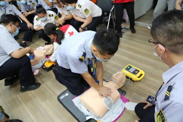 北京地铁公司所辖318座车站实现AED设备全覆盖