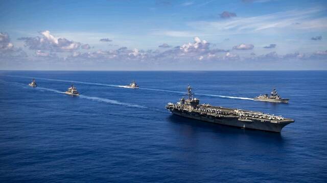美国“卡尔・文森”号航母打击群与日本自卫队舰艇9月举行联合演习