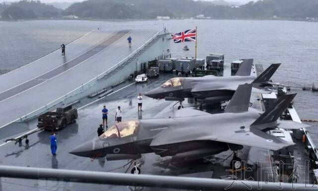 共同社《自卫队“出云”号护卫舰将实施F-35B起降试验》消息的配图，是英国“伊丽莎白女王”号航母