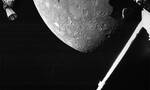 水星探测太空船贝皮可伦坡号BepiColombo传回第一批水星黑白影像
