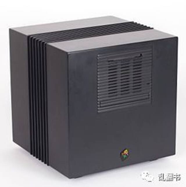 NeXTCube机箱