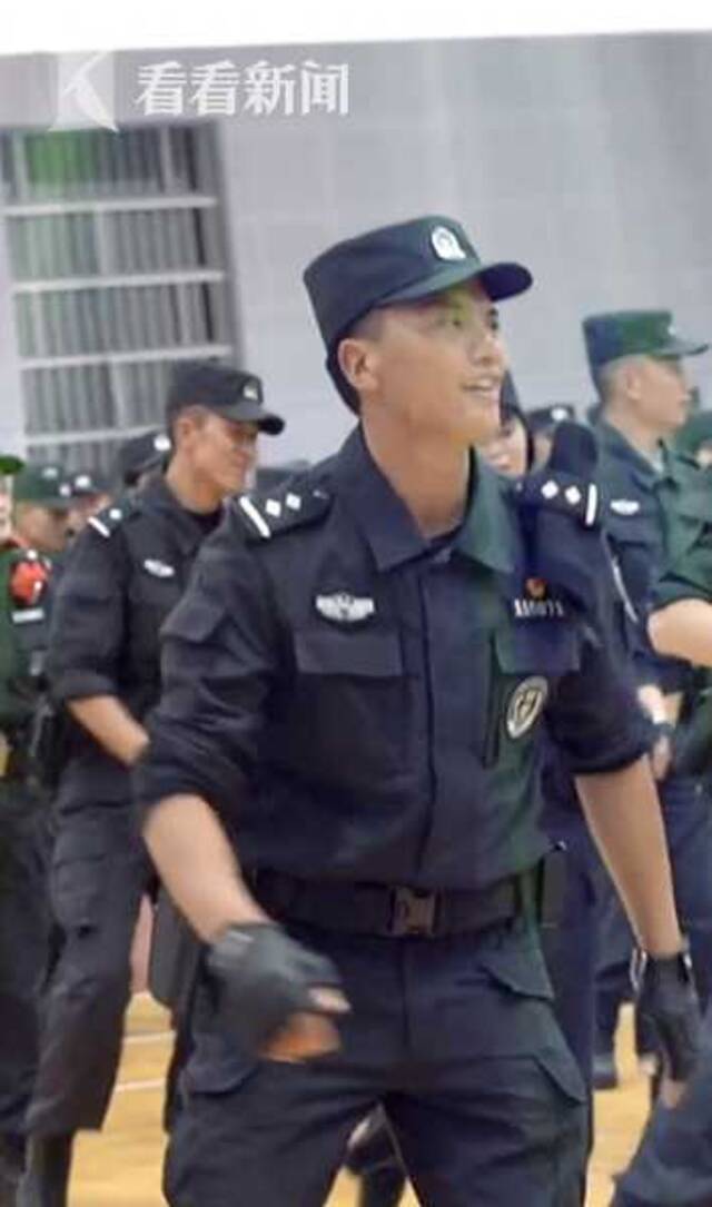 视频｜善舞更善武！这位特警小哥凭自信舞姿获网友力捧