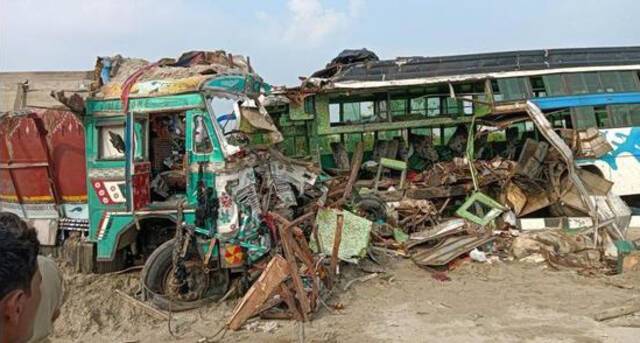 印度北方邦发生交通事故 已致9人死亡27人受伤