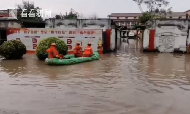 视频｜山西乌马河洪水决堤村庄遭淹 15000余人被转移
