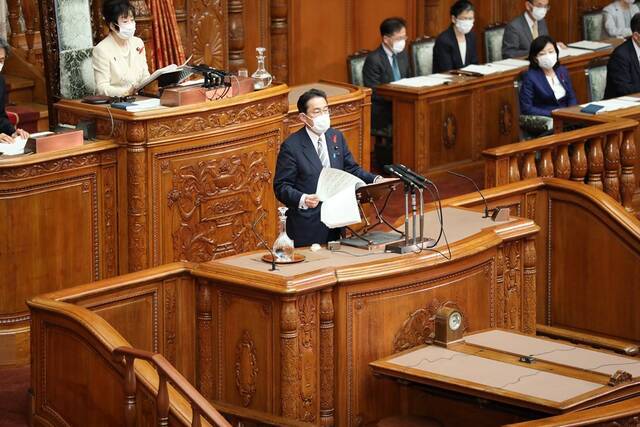岸田文雄刚刚在国会发表首次施政演说，谈及对华关系时这样说！