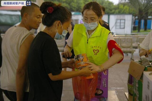 海南铁路轮渡启动滞留旅客应急预案 全力做好滞留旅客服务保障