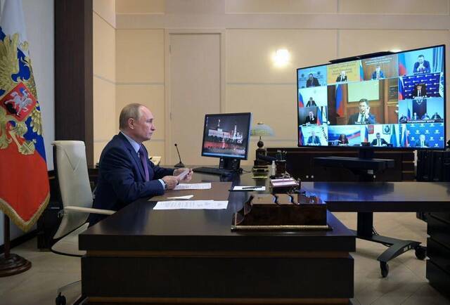 ↑普京10月6日就能源问题举行视频会议。