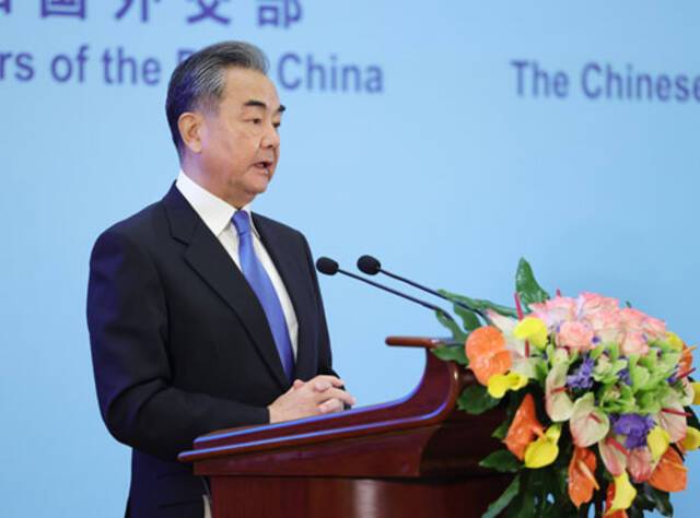 王毅出席中国-东盟建立对话关系30周年纪念招待会并致辞