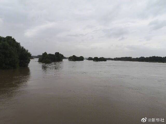 汾河山西河津段迎来67年来最大洪水 当地决定启用黄河滩地蓄滞洪水