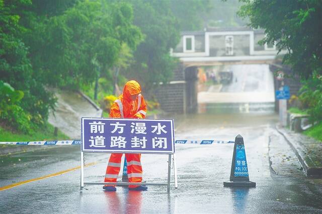 抗击风雨在行动