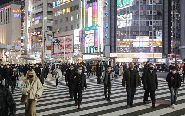 疫情、经济低迷、消失的中产……岸田新内阁还需跨过那些坎？