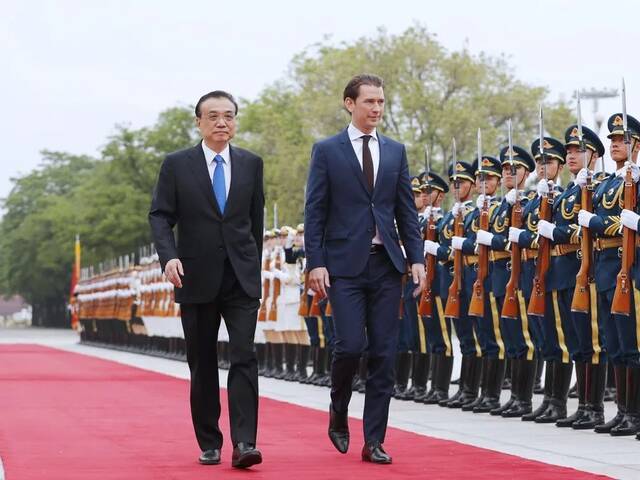 2019年4月，中国国务院总理李克强会见库尔茨。
