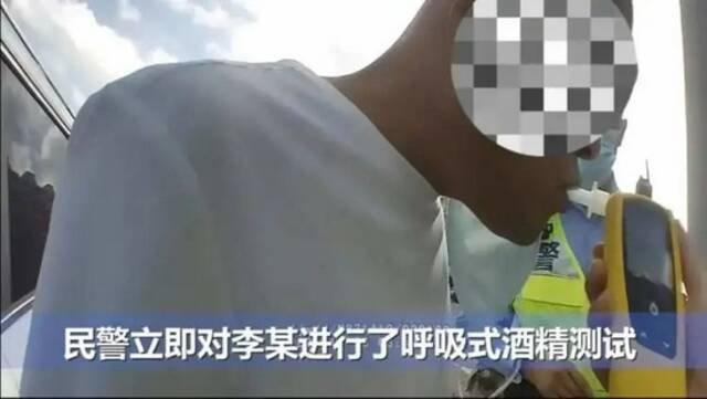 4辆轿车在交警眼皮下闯红灯 一查更绝