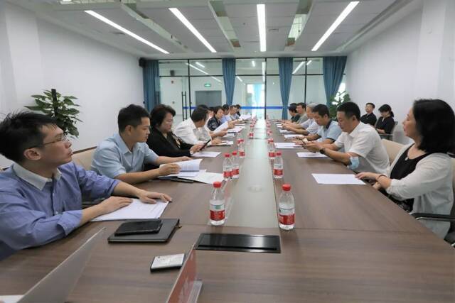 ▲电子科技大学与海南省教育厅、试验区管理局举行座谈