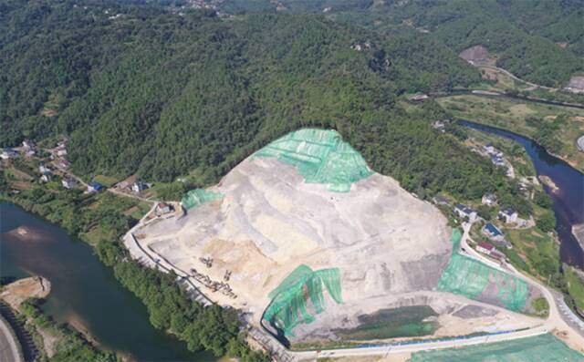 督察追踪｜湖北长阳对挖山采石区开展生态修复，确保还绿于民