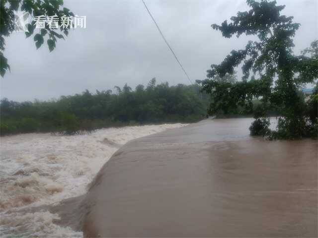 视频｜“圆规”来袭!33人被困漫水桥 白沙消防紧急救援