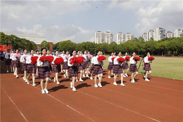 江苏省梁丰高级中学：强健体魄，强国有我