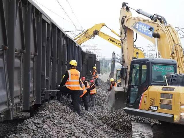 南同蒲铁路昌源河大桥全线恢复通车