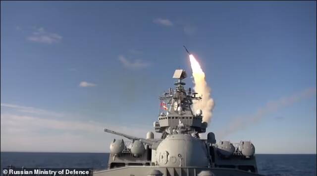 俄海军在日本海演习俄罗斯国防部图